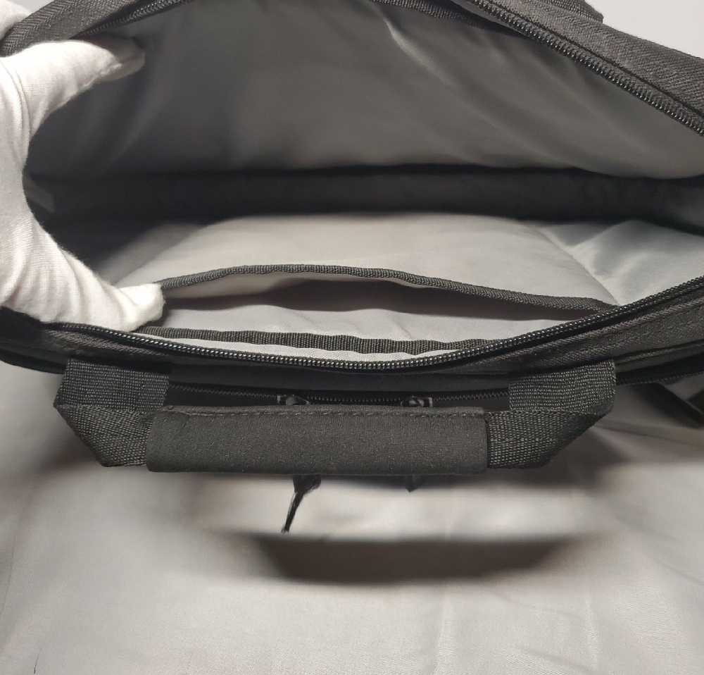 Men's Black Laptop Messenger Bag - CASE LOGIC Brand - Picture 7 of 8